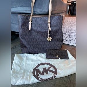 Michael Kors Monogram Purse & Wallet